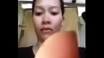 Yuli, Si Perawan Liar Yang Tubuhnya Memanggil Untuk Digoda