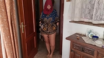 Gadis Berhijab Menggoda Untuk Pria Kesepian