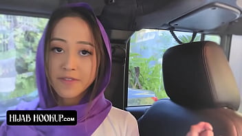 Alexia Anders, Si Gadis Muslim Nakal, Menyelundupkan Pacar Untuk Berbagi Kenikmatan Terlarang Hingga Ketahuan Ayahnya