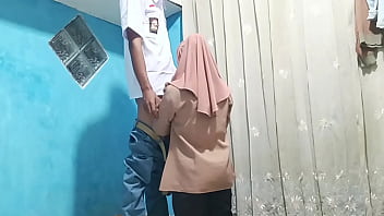 Siswa Nakal Ngentot Guru Seksi Di Kelas Sepulang Sekolah