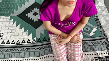 Membayar Adik Tiriku Untuk Pertama Kali Menembus Keperawanan Celanya Yang Sempit