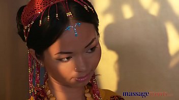 Ruang Pijat Thai, Cewek Pijat Seksi Ngentot Dengan Kontol Keras Di Vagina Tindikannya