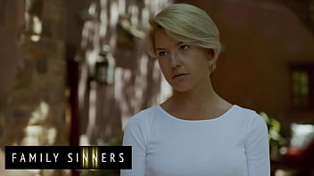 Ibu Tiri Blonde Seksi (kit Mercer) Ngentot Dan Dihisap Oleh Anak Tirinya Van Wylde – Adegan Mesum Keluarga