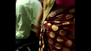 Mata-mata Ibu Rumah Tangga Seksi Yang Menggoda