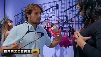 Tante Reagan Foxx Dan Tyler Nixon Main Payudara Besar Di Brazzers