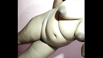 Gadis Desa India Digoyang Ganas Oleh Bibi Tua Yang Bergairah