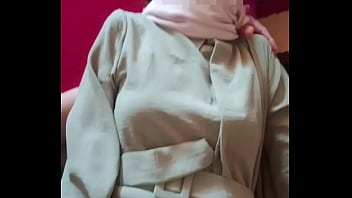 Adik Tiri Berhijab Dibuat Takluk Di Malam Lebaran