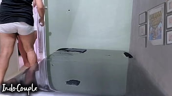 Desahan Nikmat Gadis Berhijab Chika Toge Saat Dientot Terapis Pijat