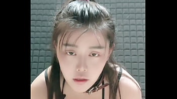 广州骚货女m在线发浪，原声验证湿哒哒的呻吟，想听姐姐用骚穴夹着跳蛋给你叫床吗？