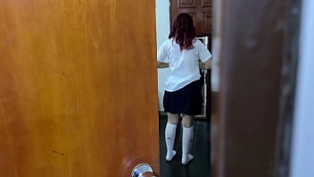 Si Bapak Tiriku Yang Jorok Memanfaatkan Ketidakbersalahanku Saat Kami Berdua Saja Di Rumah