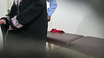 Gadis Berhijab Yang Diam-diam Melayani Hasrat Di Balik Kerudungnya