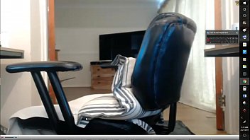 Gadis Oriental Yang Menggoda