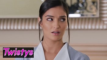 Permainan Seks Para Gadis – India Summer Dan Emily Willis Tunduk Patuh Di Twistys