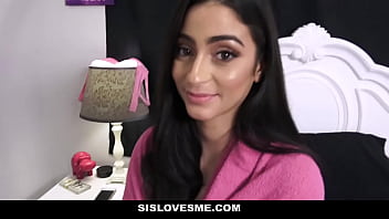 Gadis Manis Tiriku, Jasmine Vega, Terpaksa Menghisap Kontolku Demi Uang