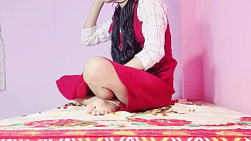 भारतीय युवती आज तो बेहद सेक्सी और आकर्षक लग रही है