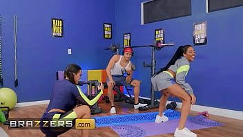 Nonton Cewek Seksi Berkeringat Saat Olahraga Mesum Di Brazzers, Bikin Nge-pump!