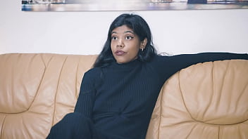 Mantan Host Tv Desi Devi Merintih Di Ranjang Casting Kami