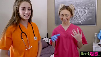 Adik Tiri Manja Yang Nakal Merawat Kontolku Dengan Penuh Gairah Di S8:e10