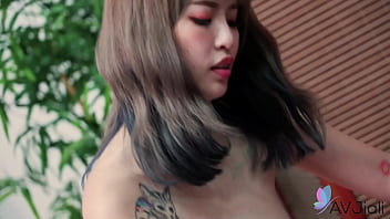 Gadis Tiongkok Nakal Menggoda Pria Gemuk Dengan Nafsu Liar.