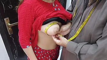 Lubang Pantat Istri Desa India Yang Menggairahkan Ditembus Tukang Jahit Sebagai Bayaran Untuk Jahitan Bajunya, Suara Hindi Yang Sangat Jelas Dan Panas