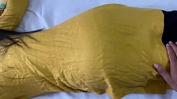 Indahnya Ibu Tiri India Digoyang Nafsu Anak Tiri, Desahan Mesra Dalam Bahasa Hindi Memecah Syahwat, Kontol Keras Menghujam Memek Basah Sampai Klimaks.