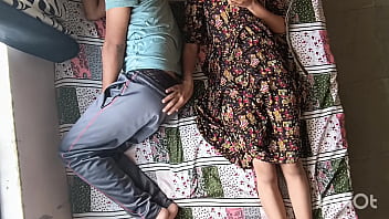 Kakak Ipar Desi, Shivani, Menggoda Adik Ipar Yang Tertidur Lalu Menungganginya Dengan Pose Amazon Yang Liar.