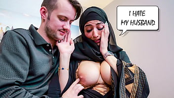 Debitur Muslim Digilir Kolektor Hutang Demi Bayar Utang – Aaliyah Yasin, Marcus London, Sam Bour