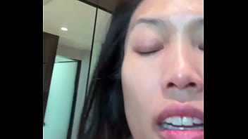 Gadis Tiongkok Yang Haus Perhatian Dan Rindu Dipuja