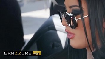 Katrina Jade Dan Xander Corvus: Gila-gilaan Di Dalam Mobil Dengan Adegan Panas Yang Membuatmu Tak Tahan