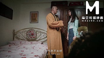 Kepala Biara Kuil Shaolin China Menggunakan Alat Kelaminnya Untuk Membantu Umat Perempuan