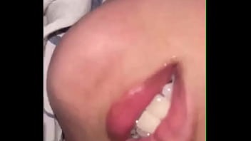 Tante Kesepian Minta Dipijat Sampai Merintih Nikmat, Tubuhnya Yang Panas Menuntut Sentuhan Penuh Gairah