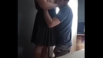 Ibu Tiri Menggoda Anak Tirinya Dengan Rayuan Mesra