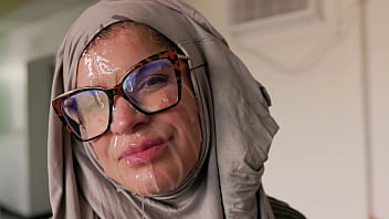 Perempuan Berhijab Cosplay Dihardcore Wajahnya Oleh Milf Amerika