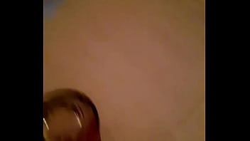 骚货母狗戴肛塞栓狗链跪爬 全身写满下流脏话求操