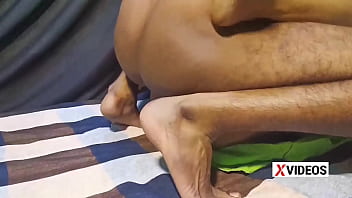 भाभी की गर्म चूत को सहलाकर उत्तेजित किया और जबरदस्त चुदाई करवाई