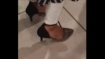 Nikmati Keindahan Kaki Seksi Wanita India Yang Menggoda