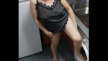 Aku Ngentot Ibu Pacarku, Aku Tergila-gila Pada Mertuaku Yang Punya Payudara Alami Dan Memeknya Yang Sempit