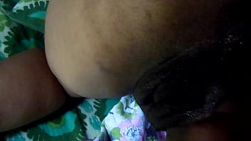 Istri Rumah Tangga India Merintih Nikmat Saat Jari-jari Menggali Lubang Pantatnya