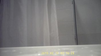 偷窥姐姐诗诗那对娇嫩奶子沐浴的香艳瞬间