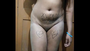 Gadis India Memamerkan Tubuh Seksi