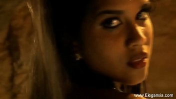 Rayuan Ganas Milf India Yang Menggoda