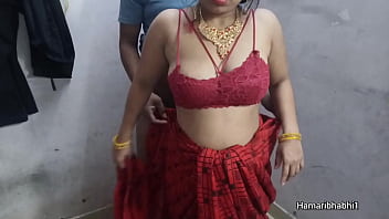 Mengangkat Saree Istri India Dari Belakang Lalu Menidurinya Dengan Liar