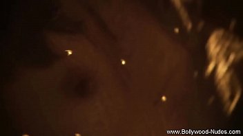 Gadis India Seksi Ini Bikin Panas Dan Menggoda