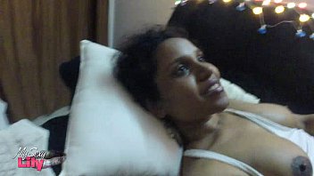 Lily Tergairah Rayakan Diwali Dengan Kekasihnya Dalam Adegan Mesra Yang Menggoda