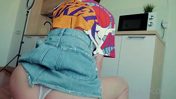 Kakak Tiriku Menggoda Adik Tirinya Saat Latihan Dan Memaksanya Untuk Memuntahkan Sperma Tepat Sebelum Ibu Pulang Ke Rumah – Elena Ross