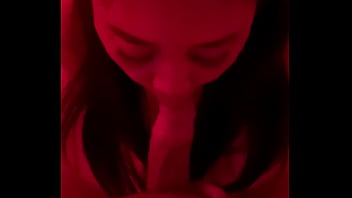 Sensasi Menggoda Dengan Mulut Terseksi Dari Gadis Asia