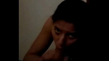 Gadis India Yang Menggoda Dengan Lekuk Tubuh Mempesona