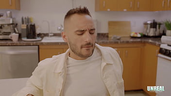 Milan Menggila, Ngentot Ibu Pacarnya Diam-diam Dengan Ganas