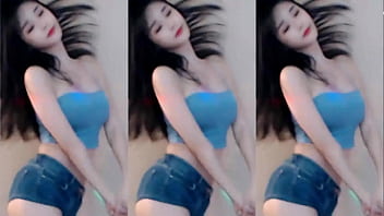 Em Gái Trung Hoa Uốn Éo Trong Điệu Nhảy Quyến Rũ Phai Màu