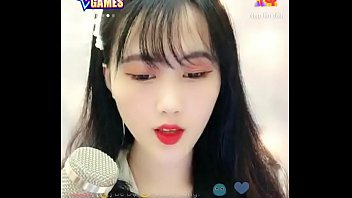 Tante Girang Asia Menggoda Di Live Streaming Uplive